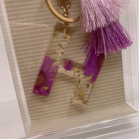 Modern Expressions Letter “H” Keychain - Picture 3 of 13